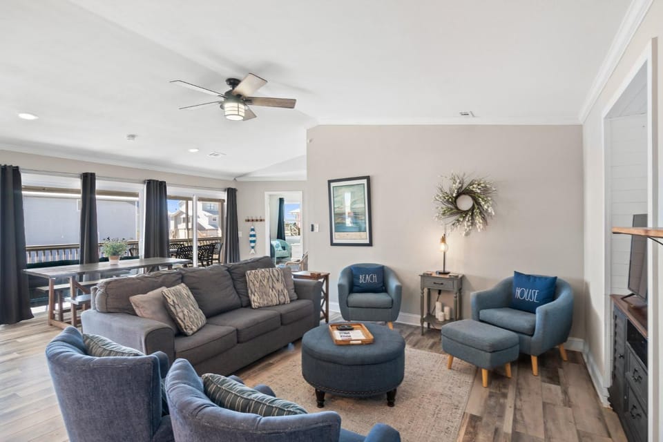 Baby Blue by Coastline Vacation Rentals House in Florida