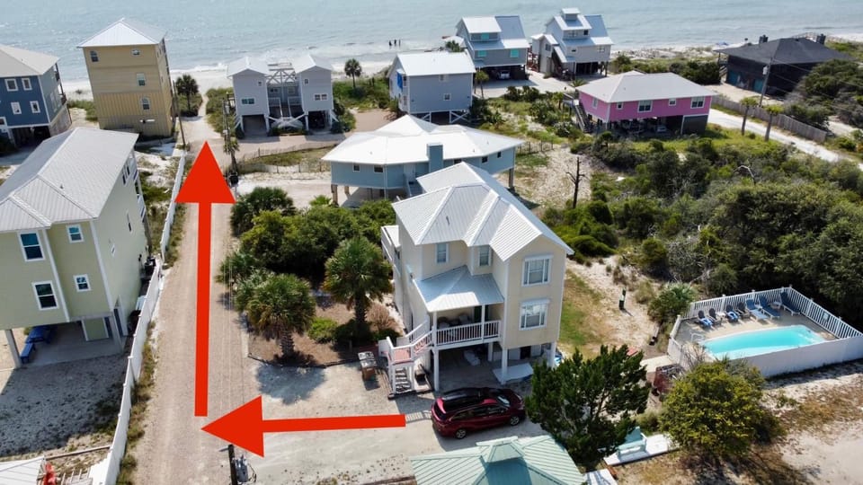 Pineapple Plantation by Coastline Vacation Rentals House in Florida