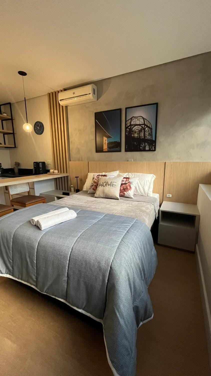 Bed, Bedroom, air conditioner