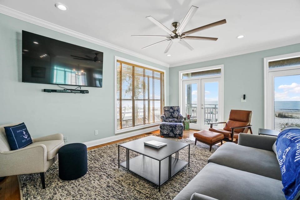 Salty Beach by Coastline Vacation Rentals House in Florida