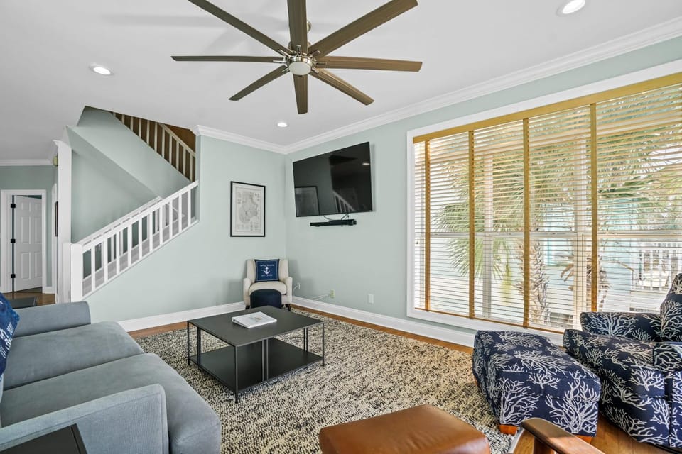 Salty Beach by Coastline Vacation Rentals House in Florida