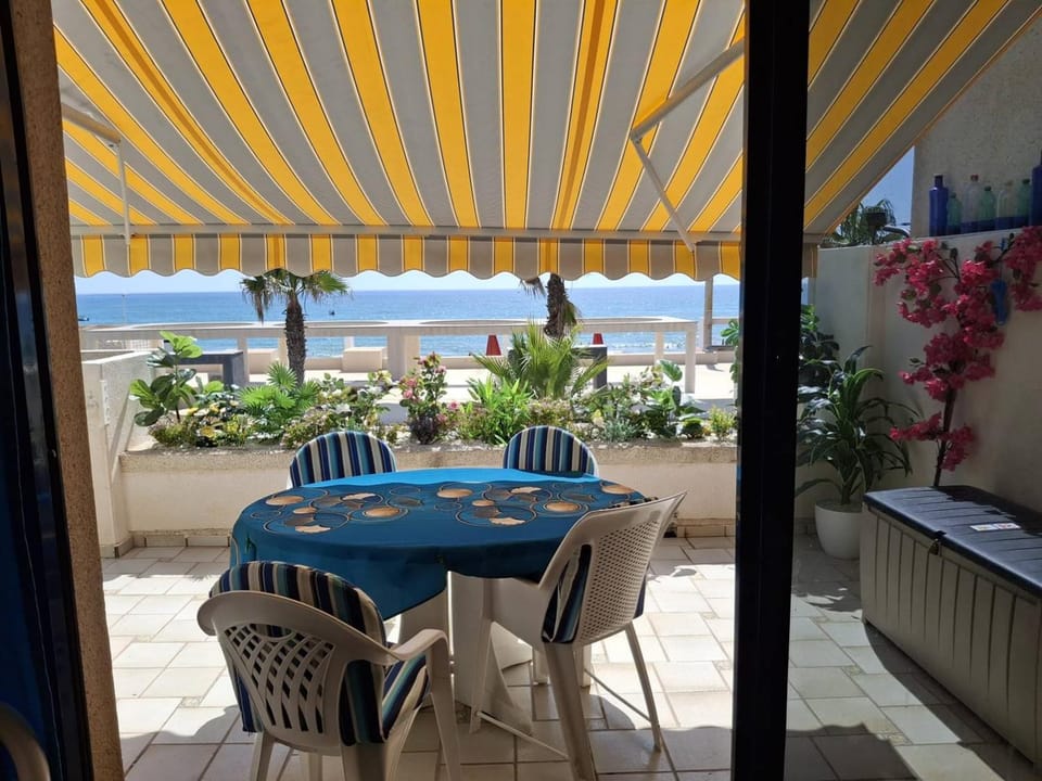 Apartamento-Primera línea playa-La Mata-Alicante Apartment in Torrevieja