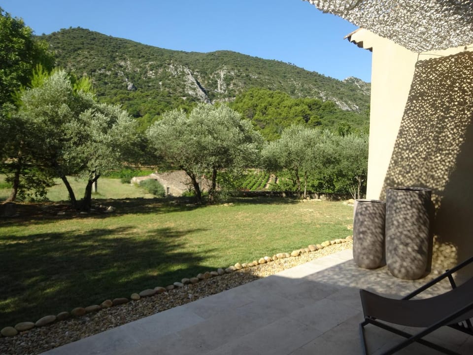 Patio, Mountain view