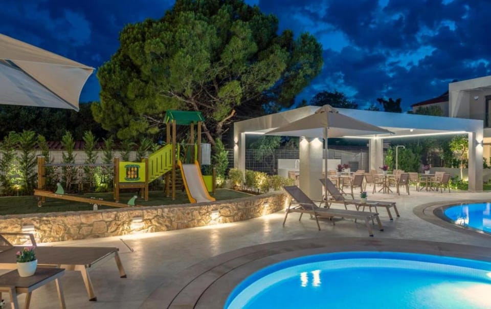 Darion Blue Apartment House in Nikiti