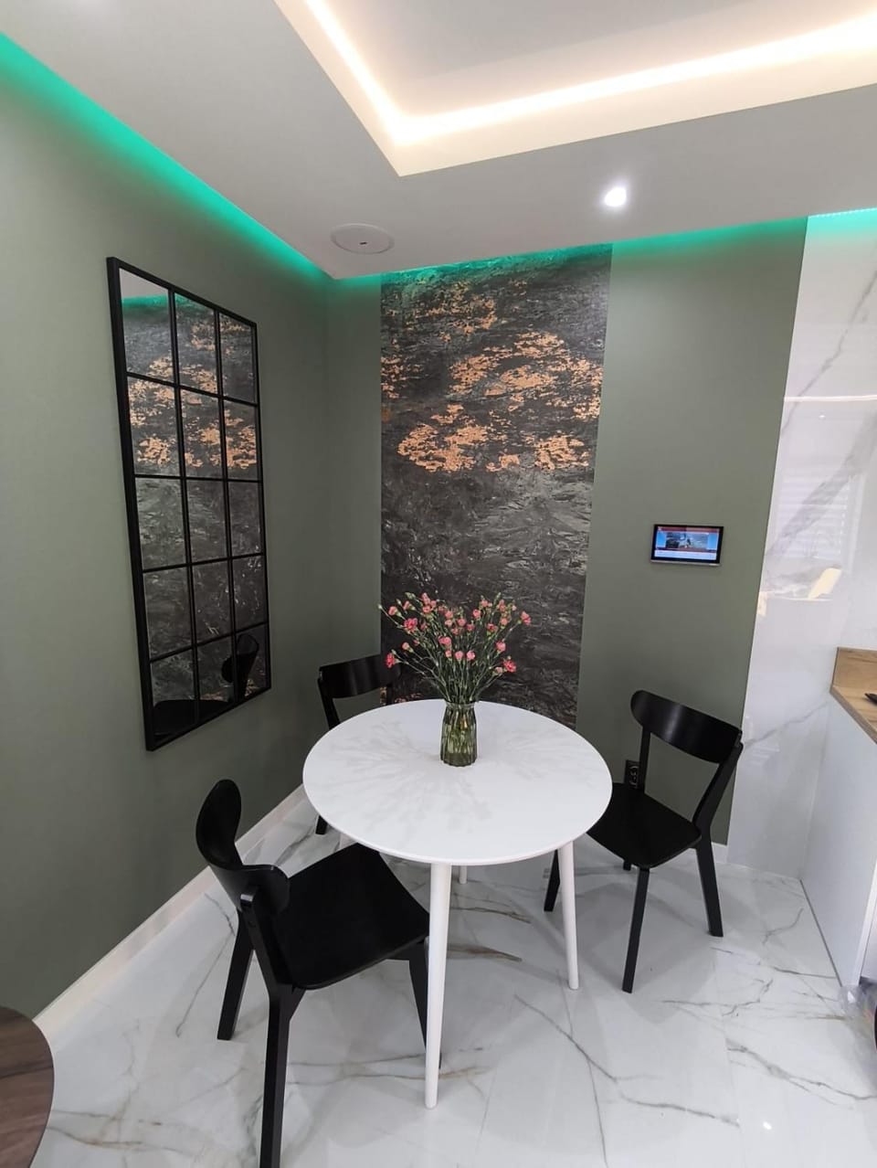 Living room, Seating area, Dining area