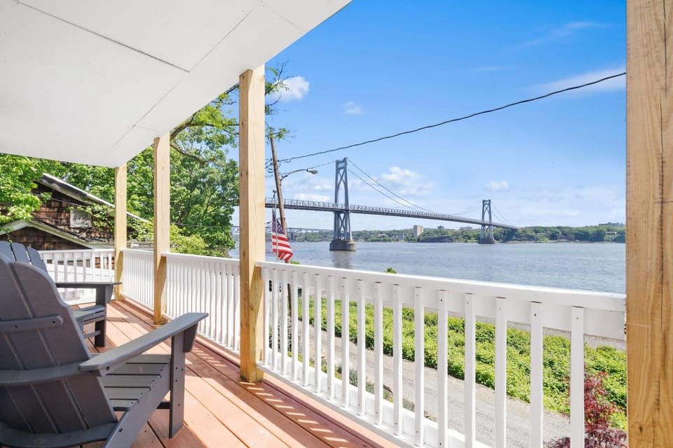 Hudson Escape W Hot Tub Bridge View House in Hudson Valley