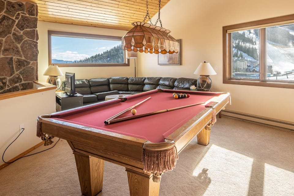 Beaverhead Condo - 105 Beaverhead #301 House in Big Sky