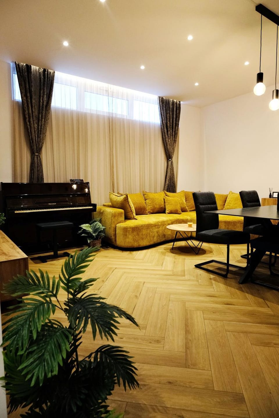Living room, Seating area