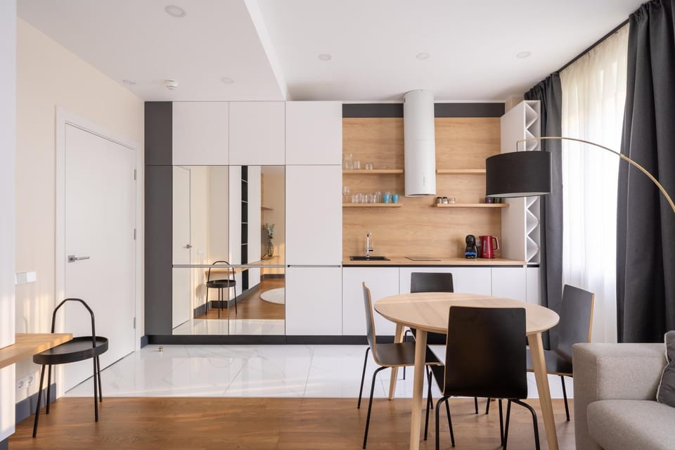 Kitchen or kitchenette, Living room, Seating area, Dining area, stove