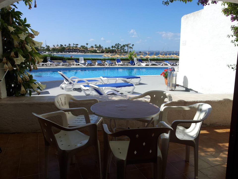 Natural landscape, Balcony/Terrace, Beach, Beach, On site, Landmark view, Pool view, Sea view, Swimming pool