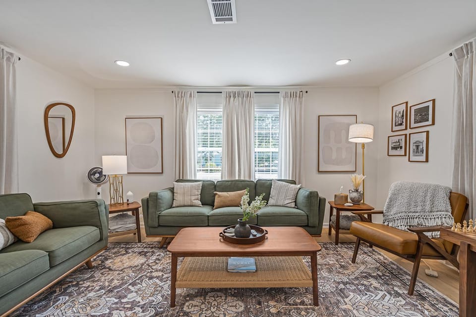 Living room, Seating area