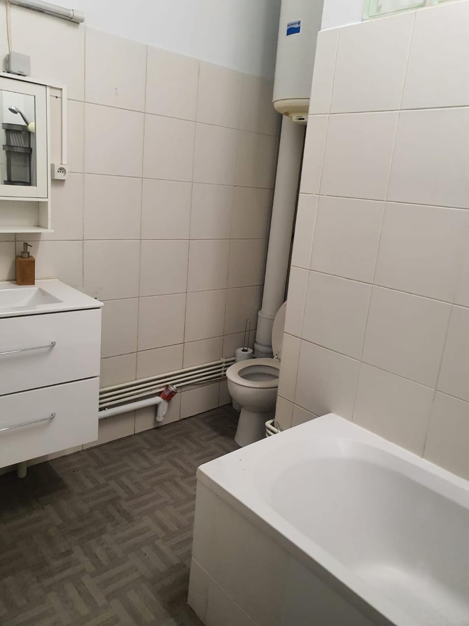 Clichy Loft Apartment in Levallois-Perret