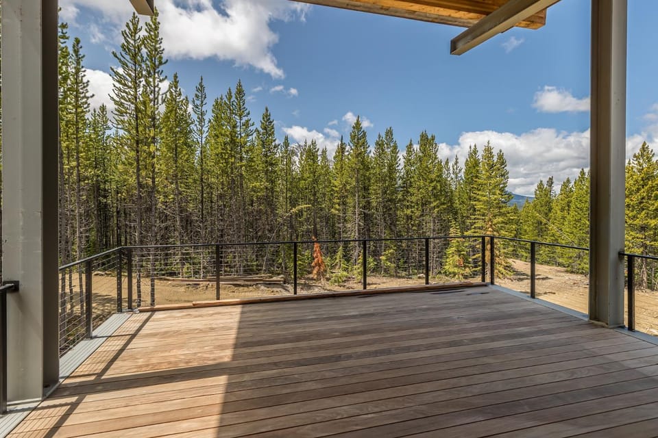 Little Thunder House in Big Sky