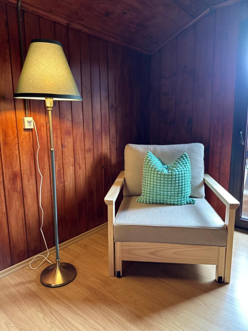 Photo of the whole room, Seating area