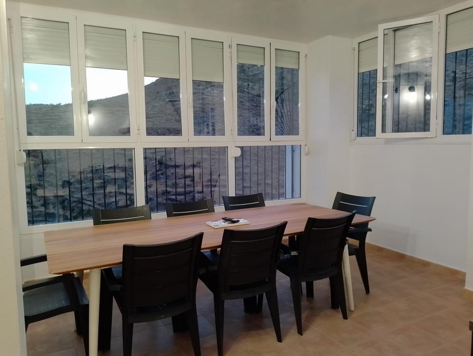 BBQ facilities, Dining area