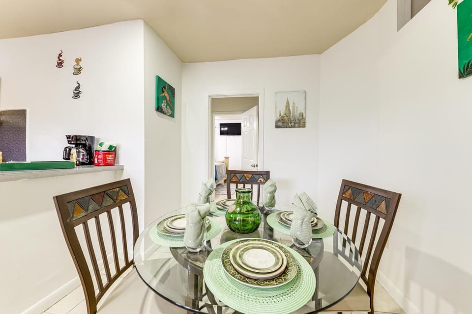 3 Mi to Beach: Pet-Friendly Gem in Hollywood House in Hollywood