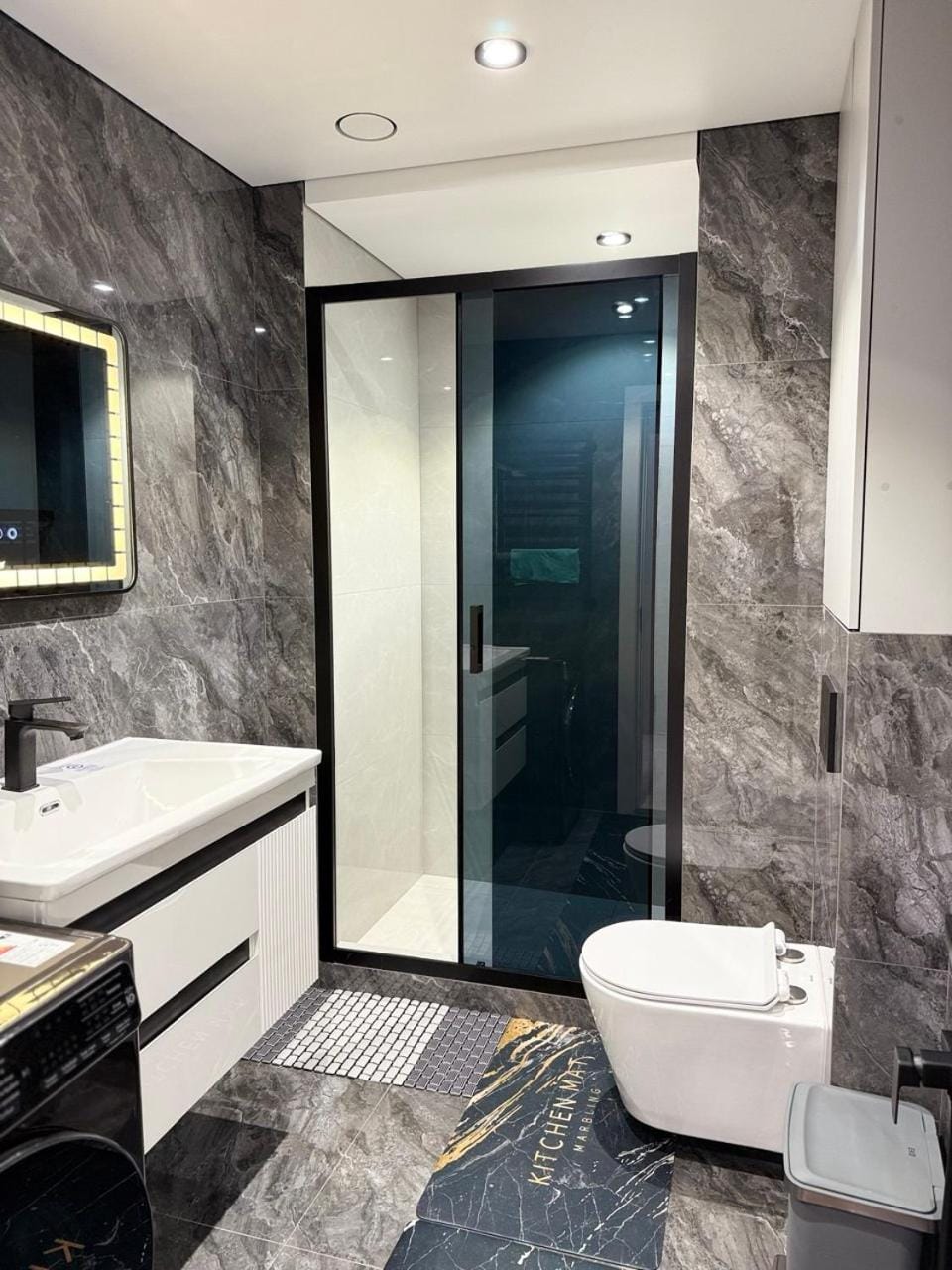 Piramit Tower New High-Tech Apartment Apartment in Europe