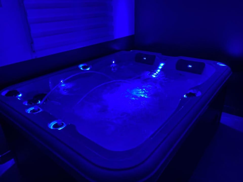 Le Cocoon Evasion Spa Jacuzzi Apartment in Hauts-de-France