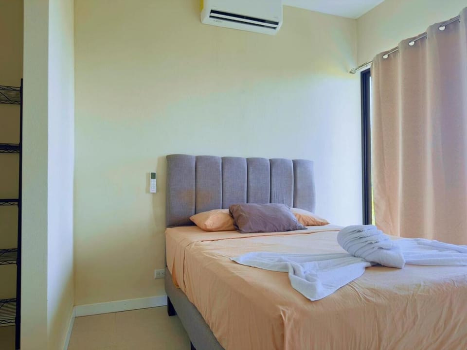 Casa Flores Ocean view 10 min to Carrillo House in Samara