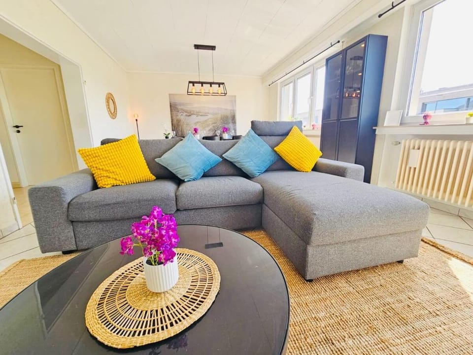 Chic Urban Stay 2BR with parking- BEL4 Apartment in Strassen