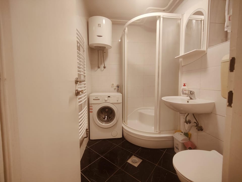Shower, Bathroom, washing machine