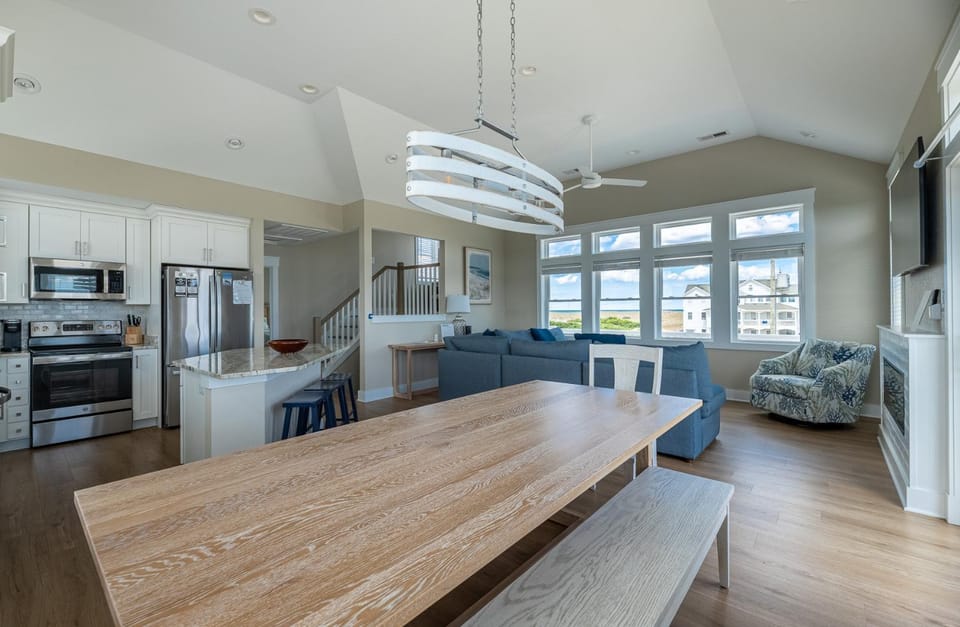 Carova Time - 4X4 Carova Beach, Semi-Oceanfront, Pool, Hot Tub, Pool Table, Flex Stays House in Carova Beach