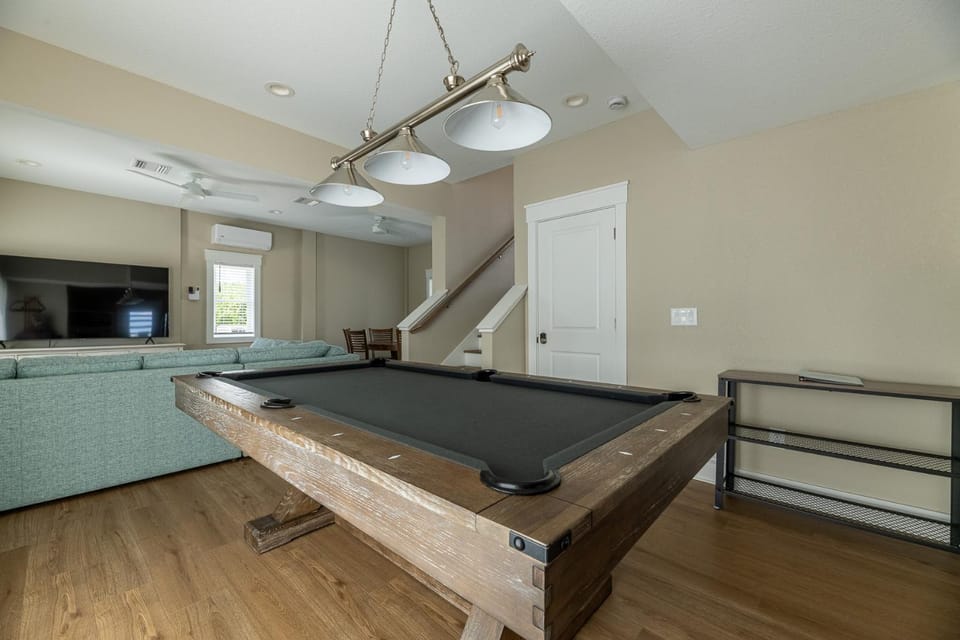 Carova Time - 4X4 Carova Beach, Semi-Oceanfront, Pool, Hot Tub, Pool Table, Flex Stays House in Carova Beach