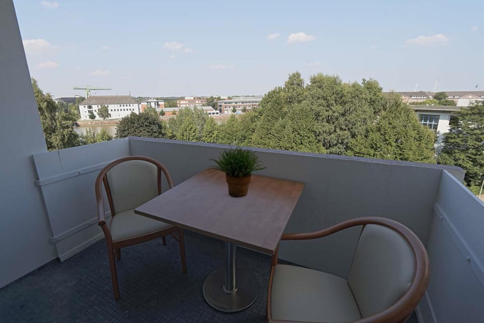 Balcony/Terrace, River view, Location
