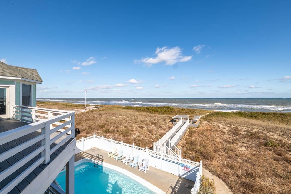 Castle in the Sand - Southern Shores Oceanfront, Pool, Hot Tub, Media Room, Elevator, Your Luxury Getaway House in Southern Shores