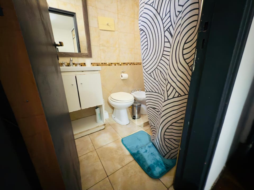 Shower, Toilet, Bathroom, bidet, towels