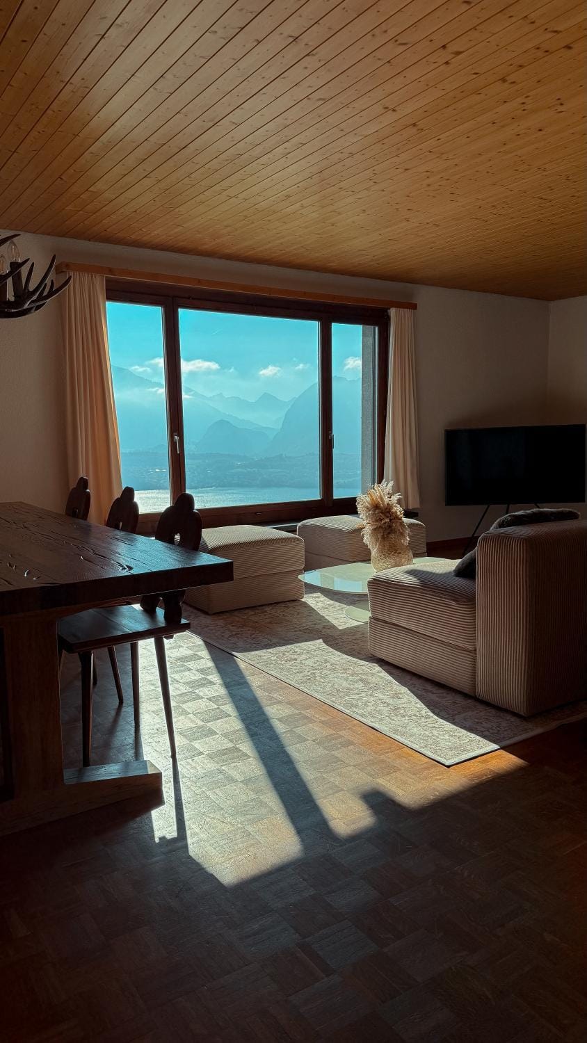 Communal lounge/ TV room, TV and multimedia, Living room, Seating area