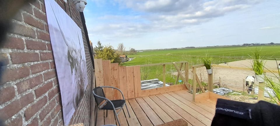 Pipowagen bij Sneek Luxury tent in Friesland, Netherlands