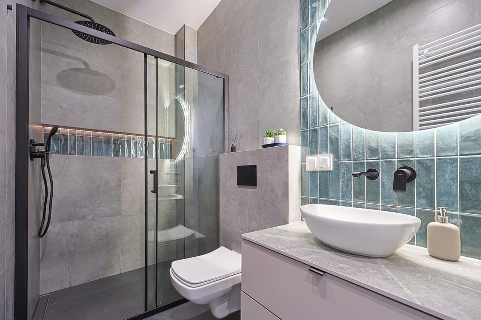Shower, Toilet, Bathroom, towels