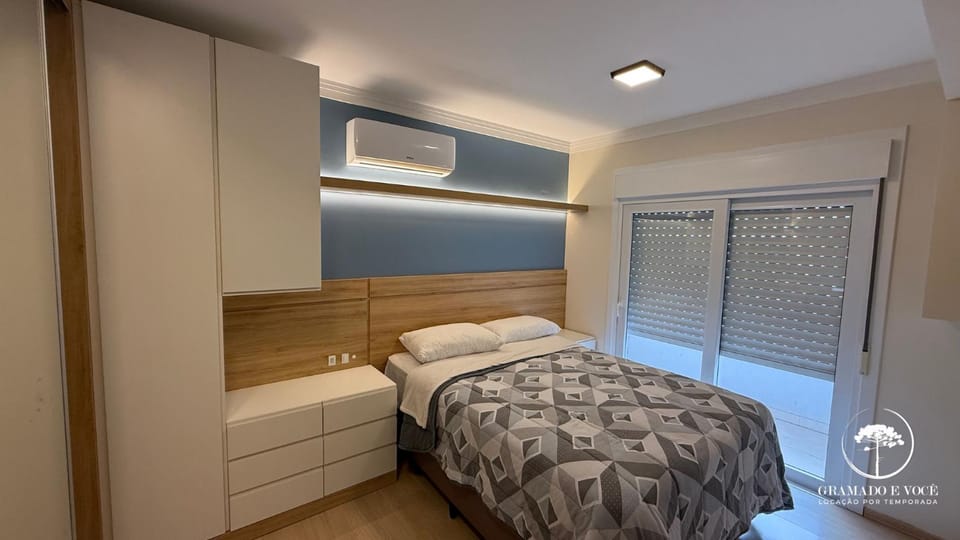 Bed, Photo of the whole room, Bedroom, towels, wardrobe, air conditioner