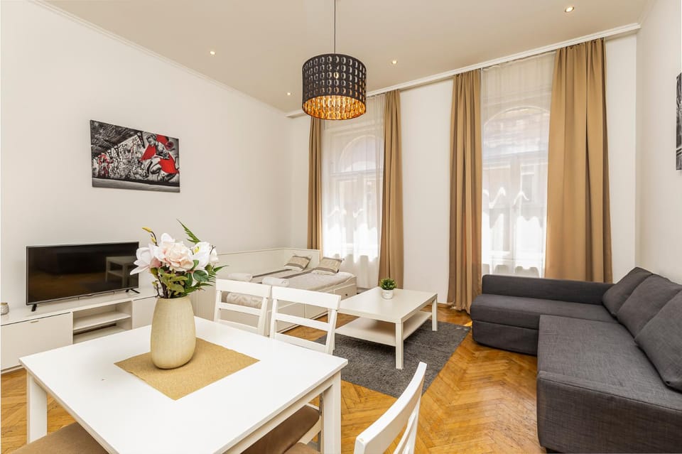 Real Apartments Révay Apartment in Budapest