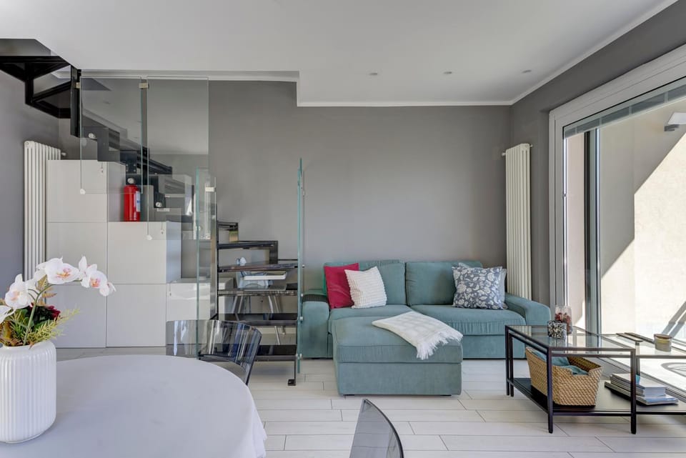 Bed, View (from property/room), Balcony/Terrace, Living room, Photo of the whole room, Seating area, Dining area, Bedroom