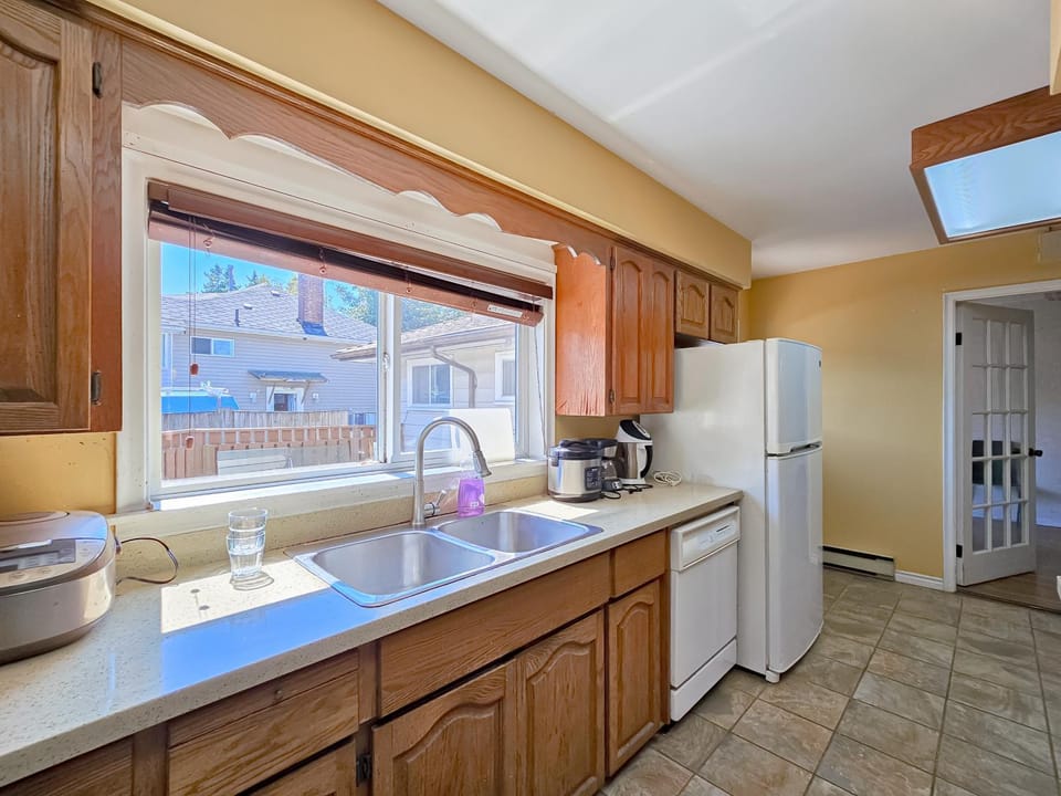 Kitchen or kitchenette, toaster