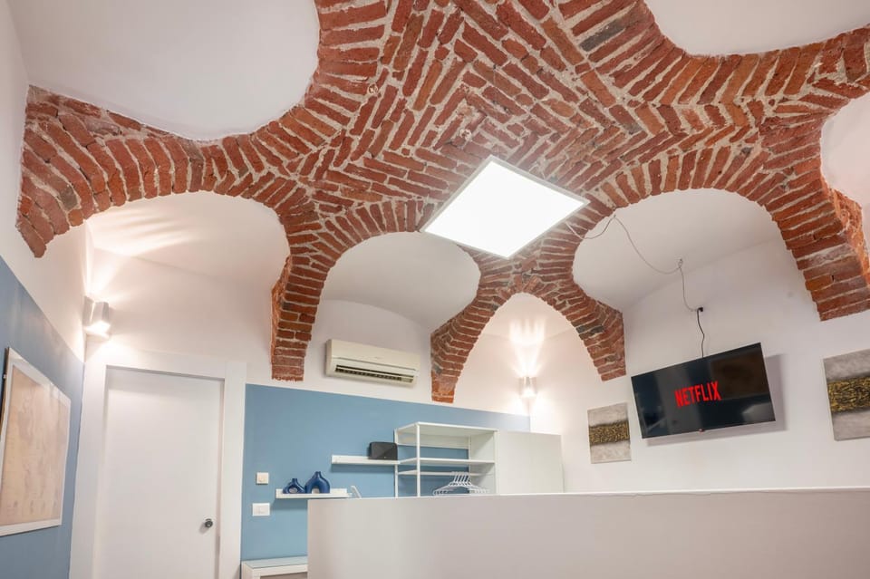Communal lounge/ TV room, TV and multimedia, internet, internet, air conditioner