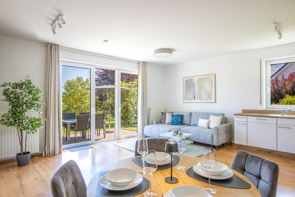 Balcony/Terrace, Living room, Seating area, Dining area