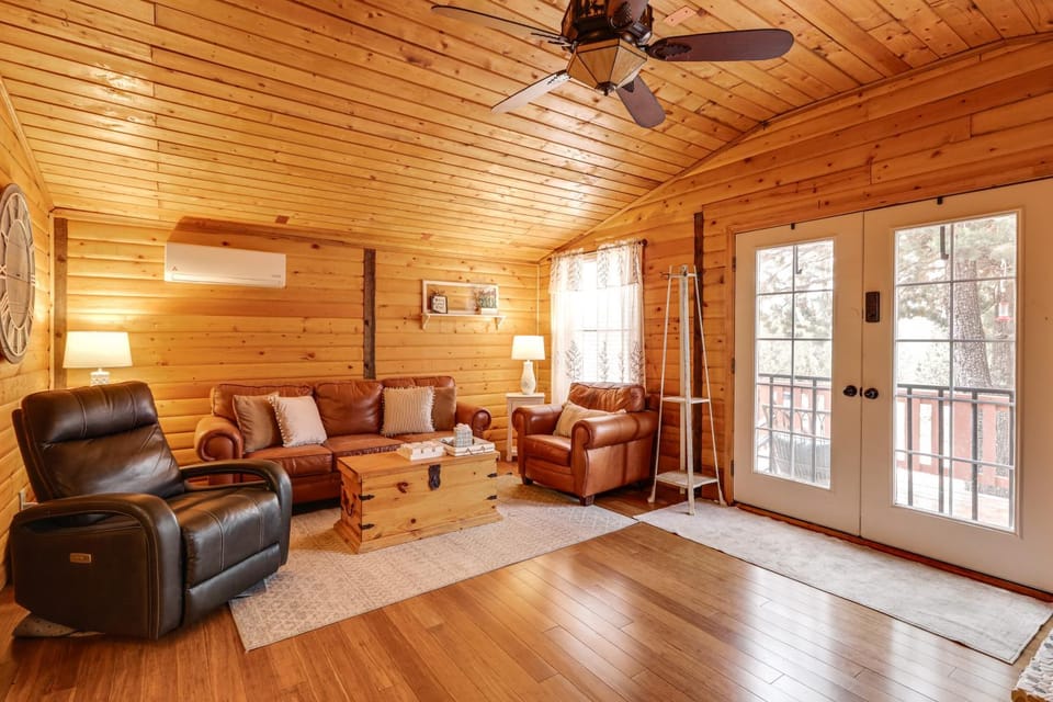 Private Hot Tub & Fire Pit: Pine Cabin Near Hiking Cabin in Pine