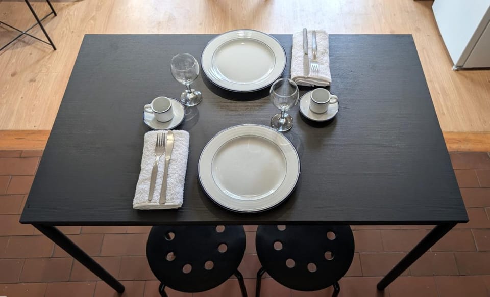 Food and drinks, Dining area, Food