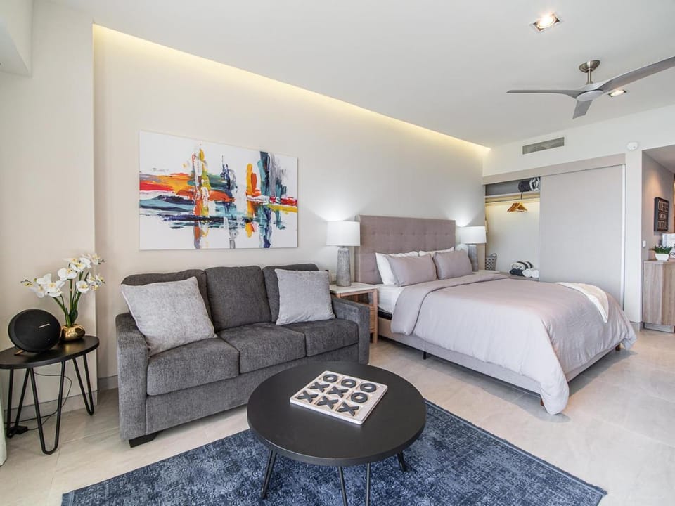 Bed, Seating area