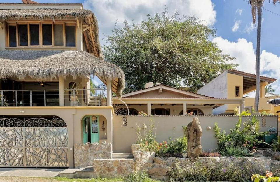 Las Olas Litibú Oceanfront Suite Apartment in State of Nayarit