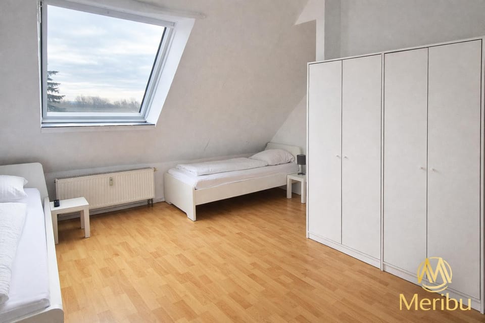 Bed, Photo of the whole room, Bedroom, wardrobe