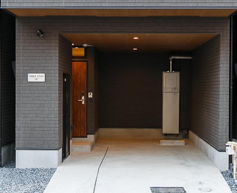 Facade/entrance