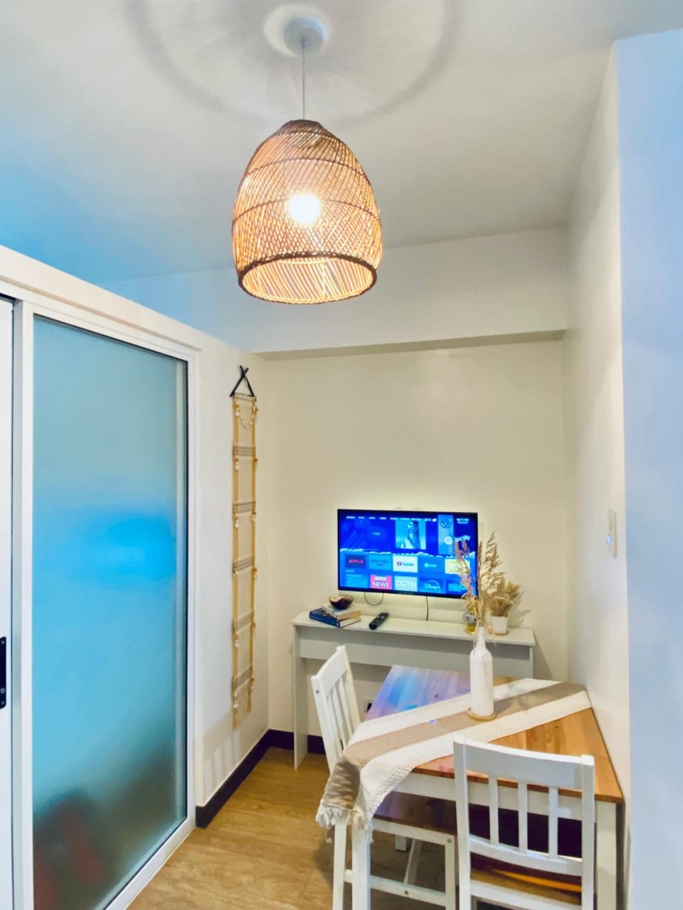 Den and Then City View, Karaoke, Private Balcony Apartment in Quezon City