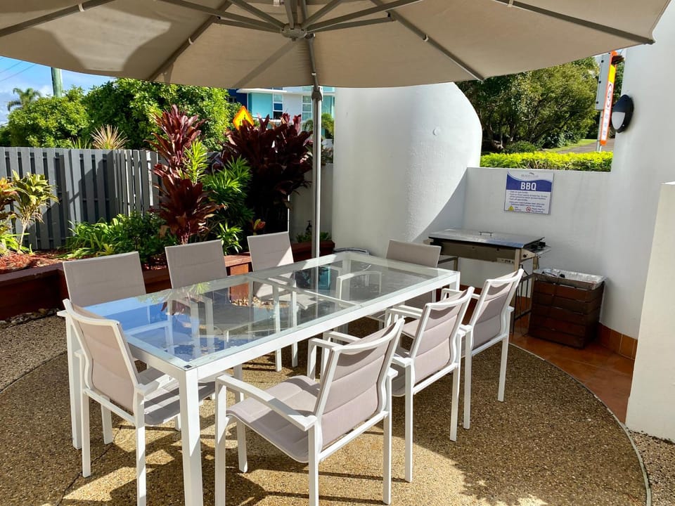 Poolside Courtyard Apartment at Beachclub Mooloolaba Apartment in Sunshine Coast