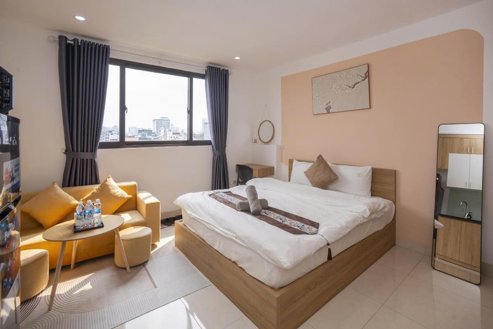 Bed, Living room, Photo of the whole room, Seating area, Bedroom