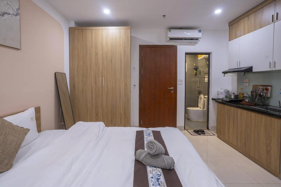 Bed, Kitchen or kitchenette, Photo of the whole room, Bedroom, wardrobe, air conditioner