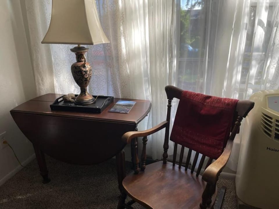 Living room, Seating area, air conditioner, air conditioner